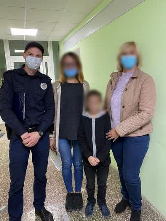 В Херсоні поліцейські забрали з вулиці від нетверезих батьків 9️-річного хлопчика