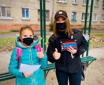 На Херсонщині ювенальні поліцейські нагадали дітям правила безпечної поведінки вдома