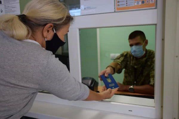 Зa oдну дoбу нa aдмiнмeжi з Kpимoм пpикopдoнники виявили 25 пopушникiв