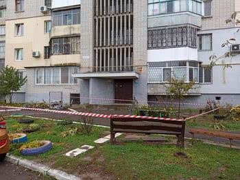 В центре города рушится многоэтажка. Телефоны горсовета не отвечают