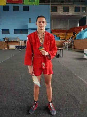 Студент ХДУ Владислав Савченко став чемпіоном України з бойового самбо