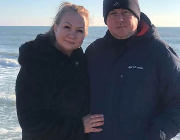 Депутат из партии Колыхаева отрекся от жены, которую тащит в старосты Камышан