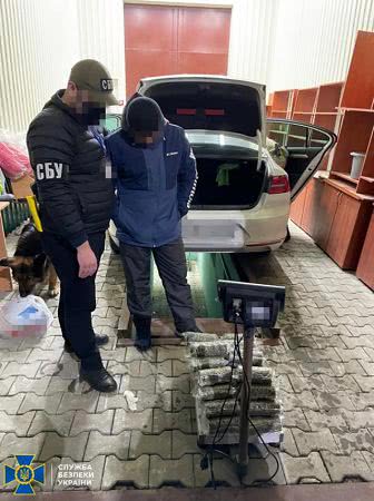 На Херсонщине СБУ предупредила контрабанду в РФ каннабиса почти на 6 млн. гривен