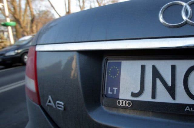 В Украине мошенники наживаются на "евробляхерах": в чем суть нового развода