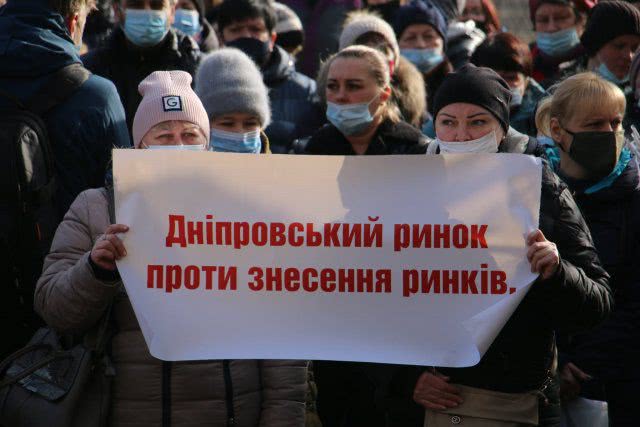 Мэр Херсона заявил, что предпринимателей пока “не подвинут”