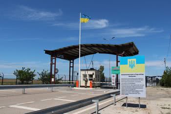 В КПВВ на адмінмежі з ТОТ АР Крим прикордонники виявили 63 порушників
