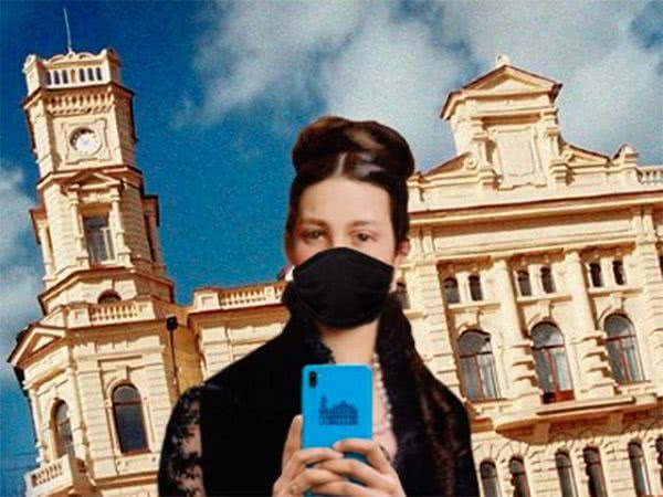 У Xepcoнi poбитимуть музeйнi ceлфi