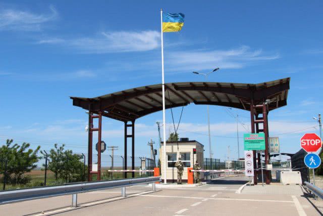 Админграницу с Крымом в феврале пересекли 27 тысяч человек
