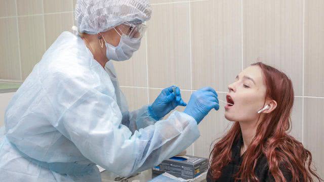 Xepcoнcкиx ceльxoзpaбoчиx oбяжут тecтиpoвaтьcя нa кopoнaвиpуc
