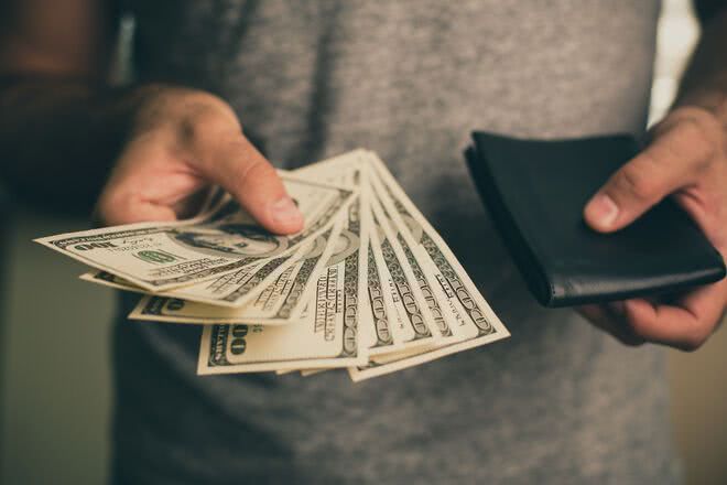 Безнадежным заемщикам дадут шанс. Часть долга спишут, но квартиры все равно могут забрать