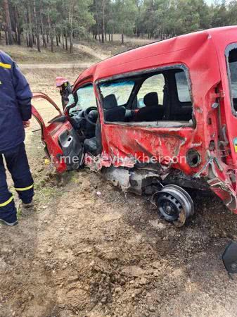 Ужасная авария под Херсоном: авто разбило вдребезги
