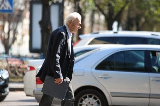 У Укрпочты хотят забрать 3,5 млн пенсионеров: им принудительно откроют счета в банках