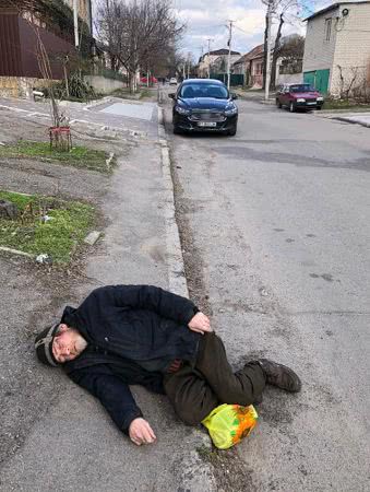 В центре Херсона на дороге нашли человека с травмированной головой