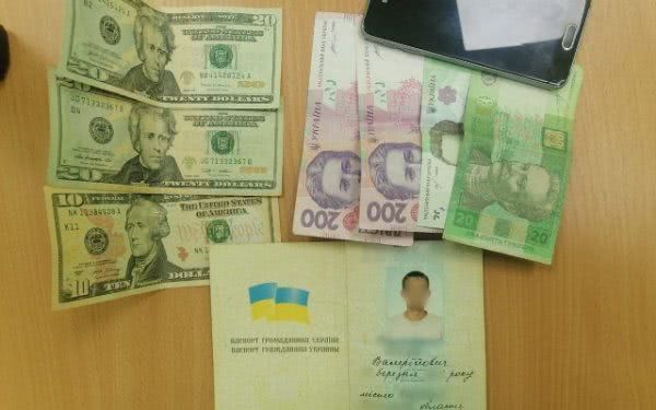 На Херсонщине мужчина пытался попасть в Крым за взятку
