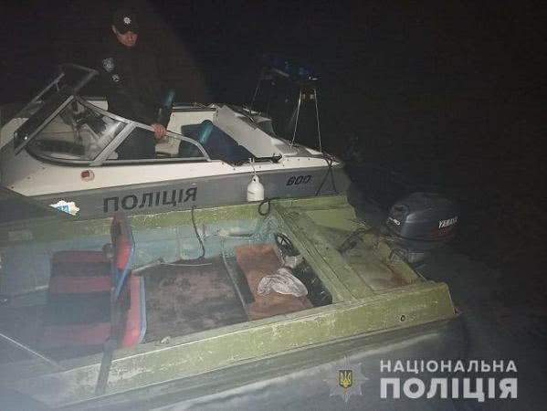 В Херсоне полицейские разыскали похищенную лодку с мотором