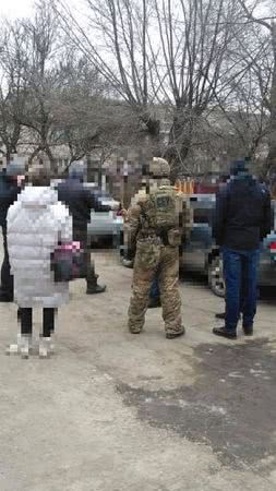На Херсонщині СБУ викрила канал нелегальних перевезень громадян до РФ