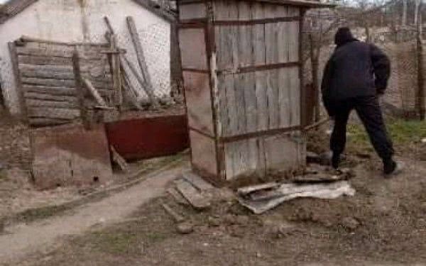 Мертве немовля знайшли у вуличному туалеті на Херсонщині