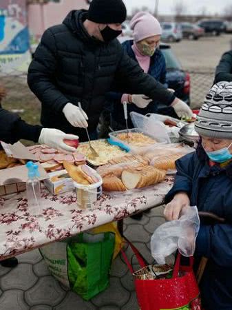 В Херсоне уже три года регулярно кормят бродяг и нуждающихся
