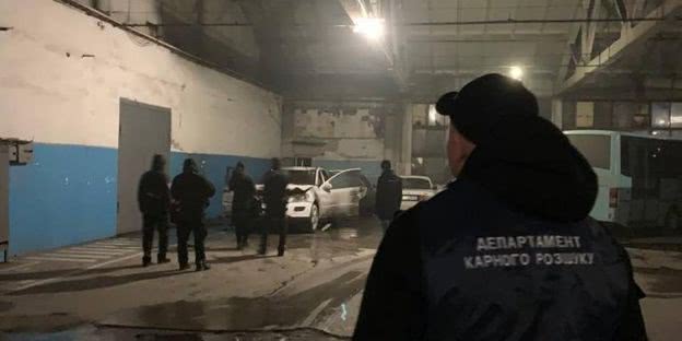 Ментовские войны в Херсоне: странный поджог машины Каримова