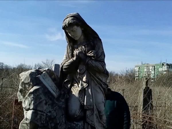 В Херсоне создадут коммунальное учреждение, которое будет заниматься мемориальным кладбище