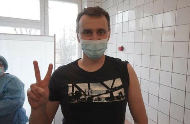 Главный санврач Ляшко объяснил, кому в Украине противопоказана вакцинация от Covid-19: список симптомов
