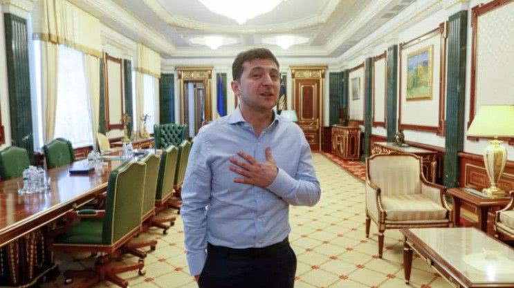Зеленский уволил семерых глав администраций упраздненных районов Херсонщины