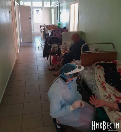 Больницы в Николаеве забиты, людей с COVID-19 кладут в коридорах, – журналист