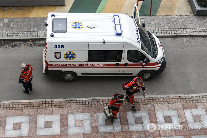 При среднем и тяжелом течении COVID-19 больного должны госпитализировать в определенную больницу