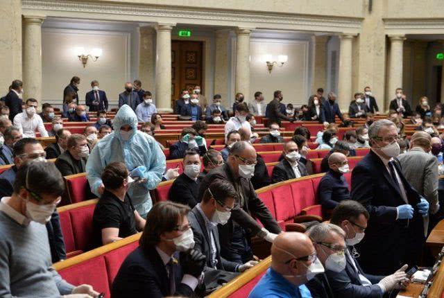Украина стала первой страной в мире, которая приравняла электронные паспорта к обычным