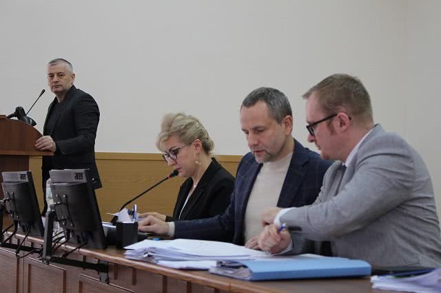 На заседании исполкома горсовета принято 24 решения