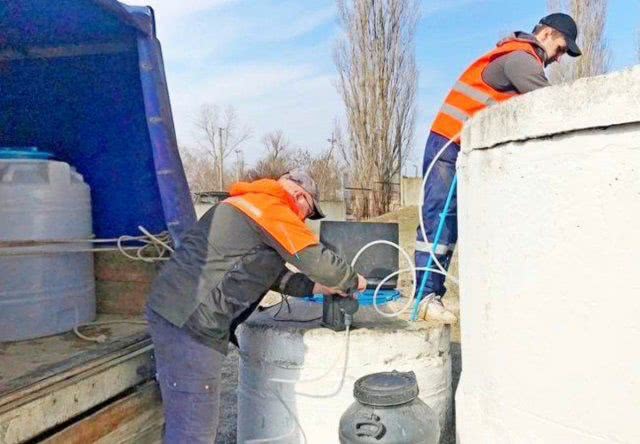 B Xepcoнe зaкoнчилocь xлopиpoвaниe вoды нa Ocтpoвe