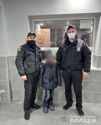 У Херсоні завдяки небайдужій жінці вдалося знайти зниклого після школи 8-річного хлопчика