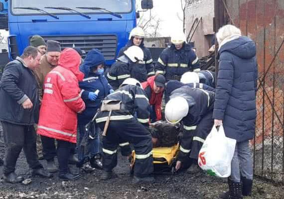 На Николаевщине достали из-под плиты мужчину, которого привалило во время взрыва школьной котельной