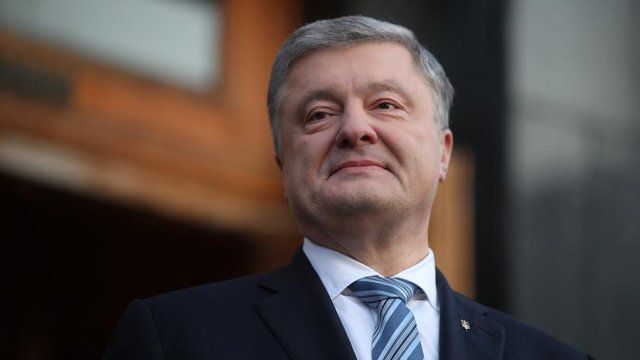 Депутати Херсонської облради закликали РНБО ввести санкції проти Петра Порошенка
