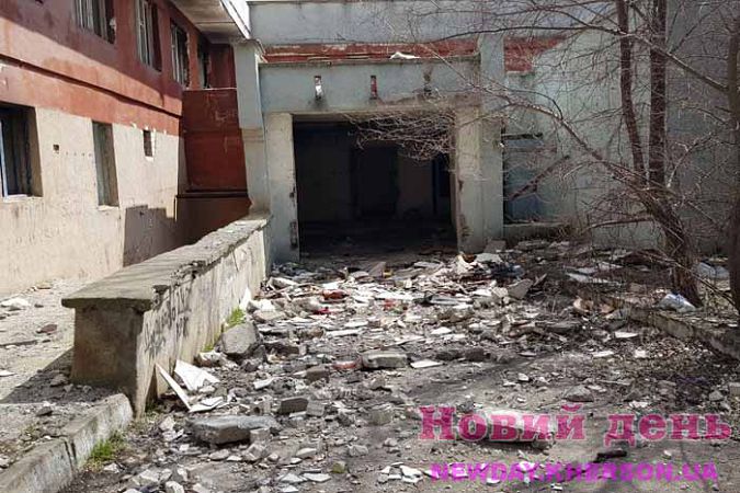 Майже руїни: чи встигнуть продати будівлю херсонської «Чайки»?
