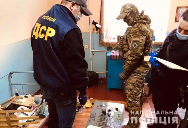 Заключенный наладил схему передачи наркотиков в Херсонский следственный изолятор