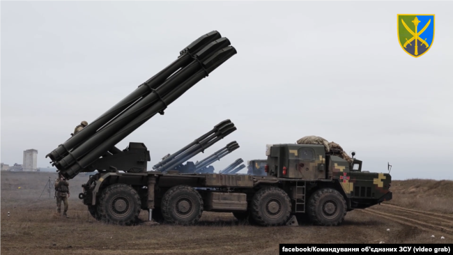 БМ-30 «Смерч», реактивная система залпового огня на учениях ВСУ в Херсонской области, март 2021 года
