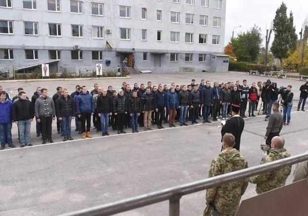 В МИД осудили призыв украинцев в Крыму, назвав его военным преступлением