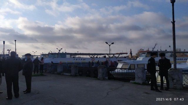 Сегодня в Херсоне начались перевозки речным транспортом на дачные участки. (Расписание рейсов)