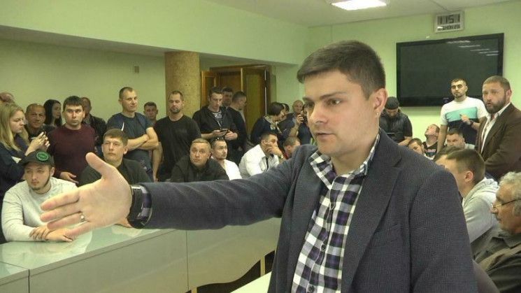 С мэром Херсона судится  уволенный им директор "Херсонкоммунтранссервис"