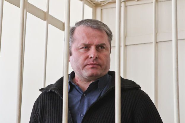 Экс-нардеп, судимый за убийство, написал диссертацию у херсонского "Слуги народа"