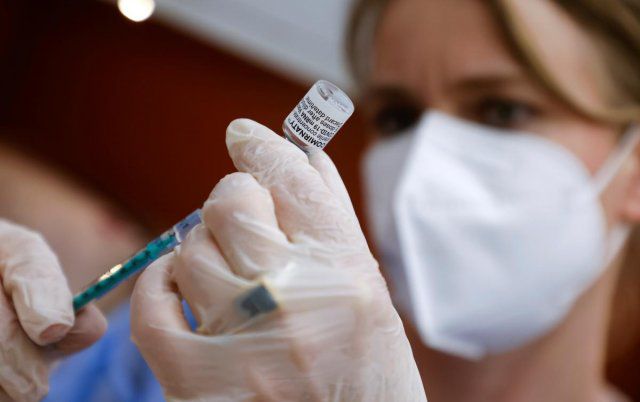 Ляшко рассказал, когда вакцина Pfizer будет в Украине и кто первый получит прививку