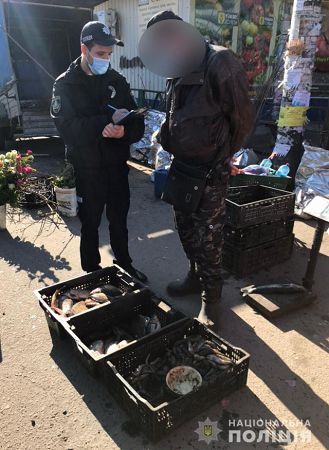 С начала года на Херсонщине участковые составили более 300 протоколов за нарушение правил благоустройства и уличную торговлю