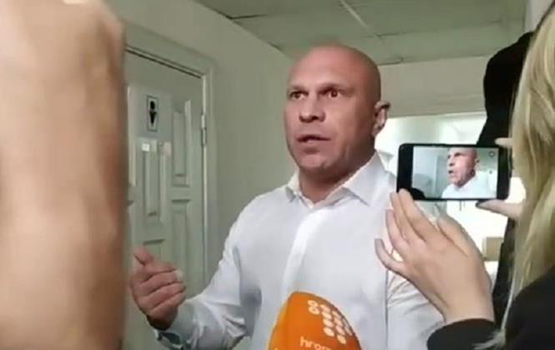 Кива защитил диссертацию и позвал в туалет