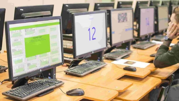 "Сдали 2 из 10". В МВД придумали новый способ валить на экзамене по правам, намекая на взятку. Список вопросов