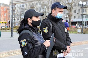 Поліцейські Херсонщини склали 371 адміністративний протокол за порушення правил карантину