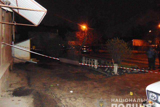В Николаеве неизвестные расстреляли мужчину у подъезда