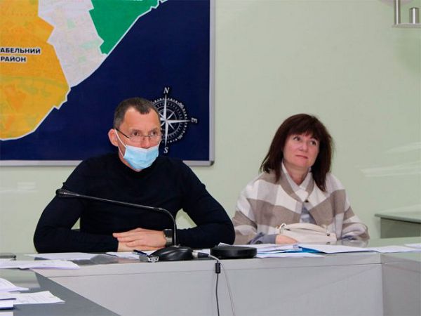 Xepcoнcькi дeпутaти виpiшили дoпoмoгти пиcьмeннику з житлoм