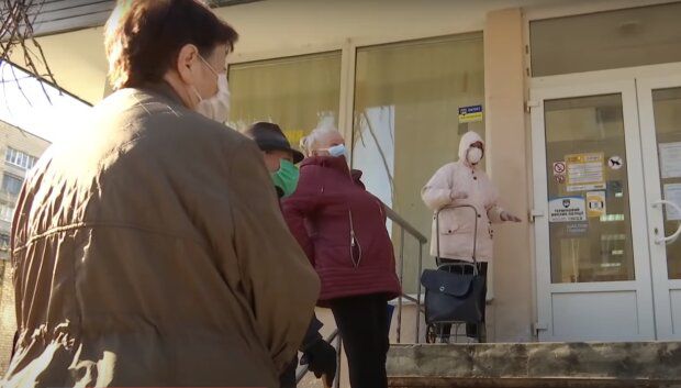 Украинцам рассказали, как получить выплаты на похороны и недополученную пенсию: перечень документов