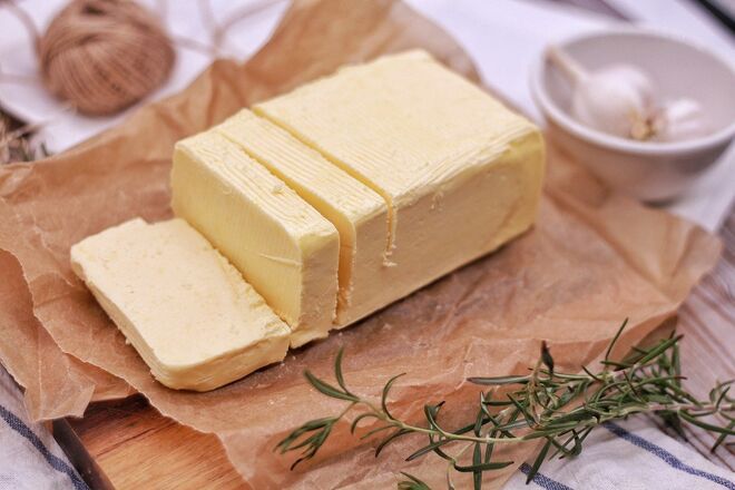 Масло и молоко стали лидерами среди продуктов по количеству фальсификатов